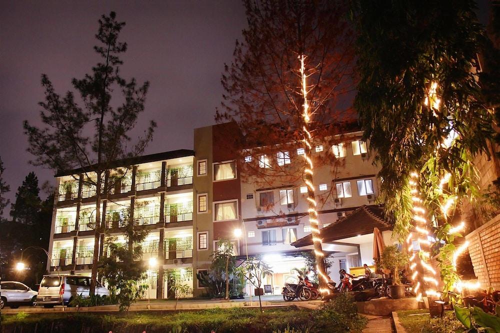 Hotel Lotus Bandung Dış mekan fotoğraf