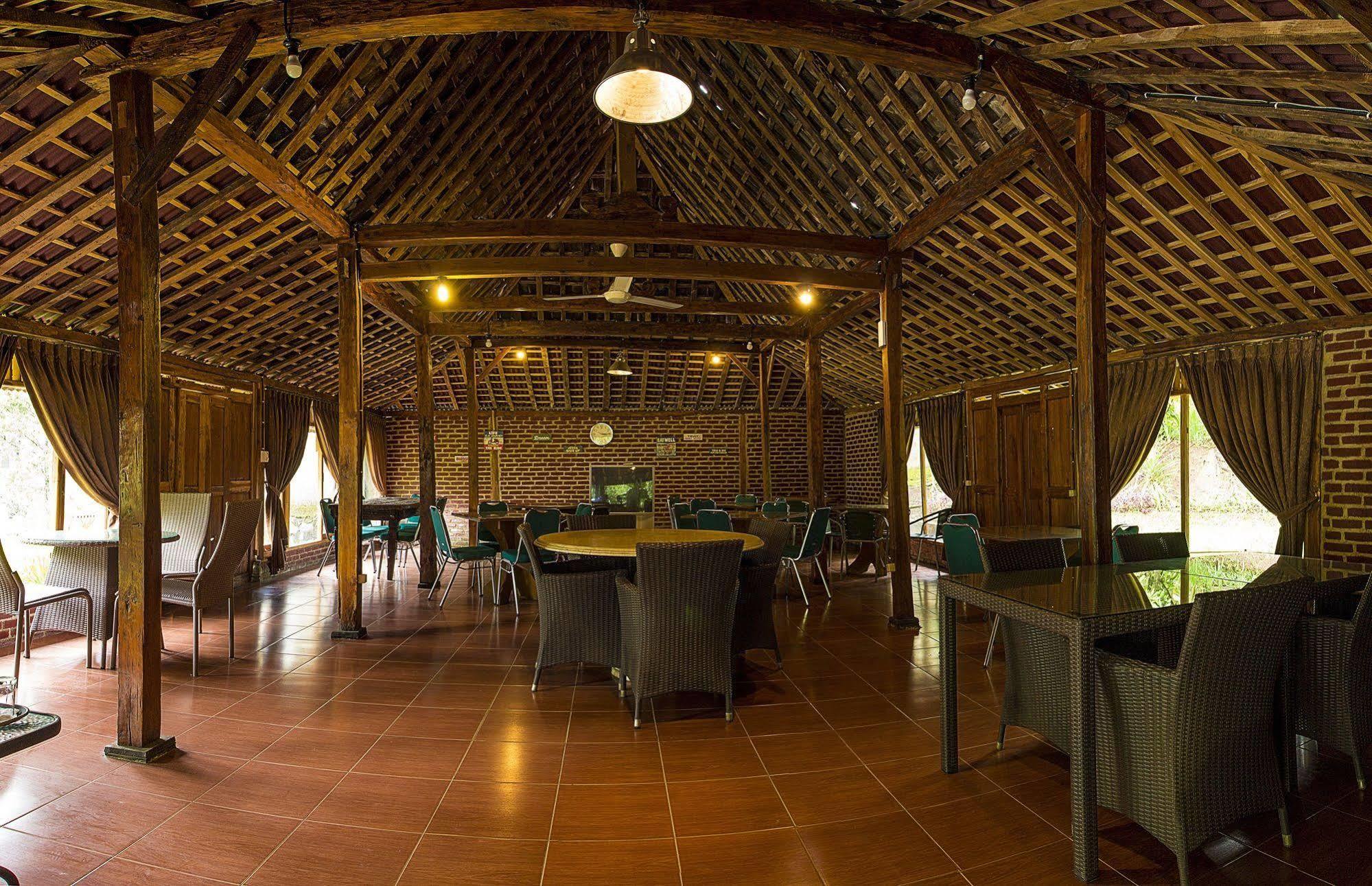 Hotel Lotus Bandung Dış mekan fotoğraf